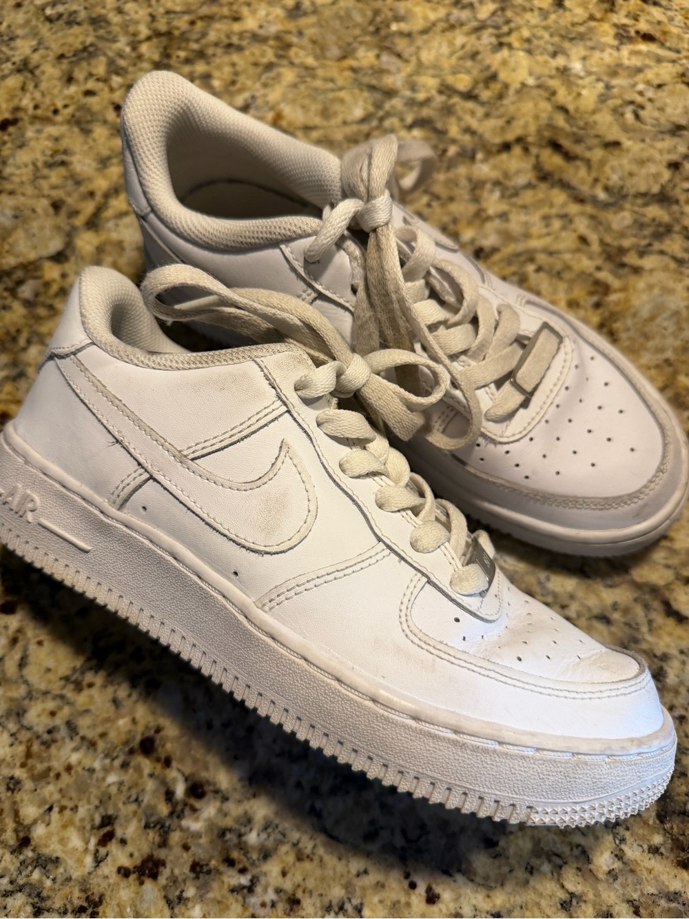 Kids Nike Air Force 1 Sneakers